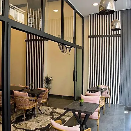 Vali Hotel